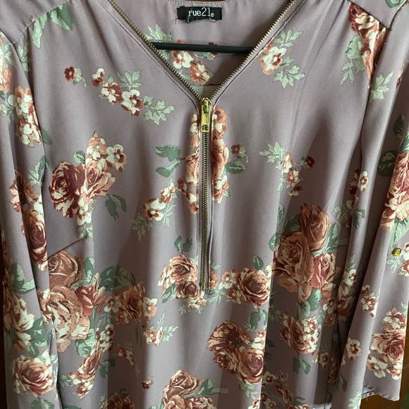 Floral shirt - Picture 1 of 2